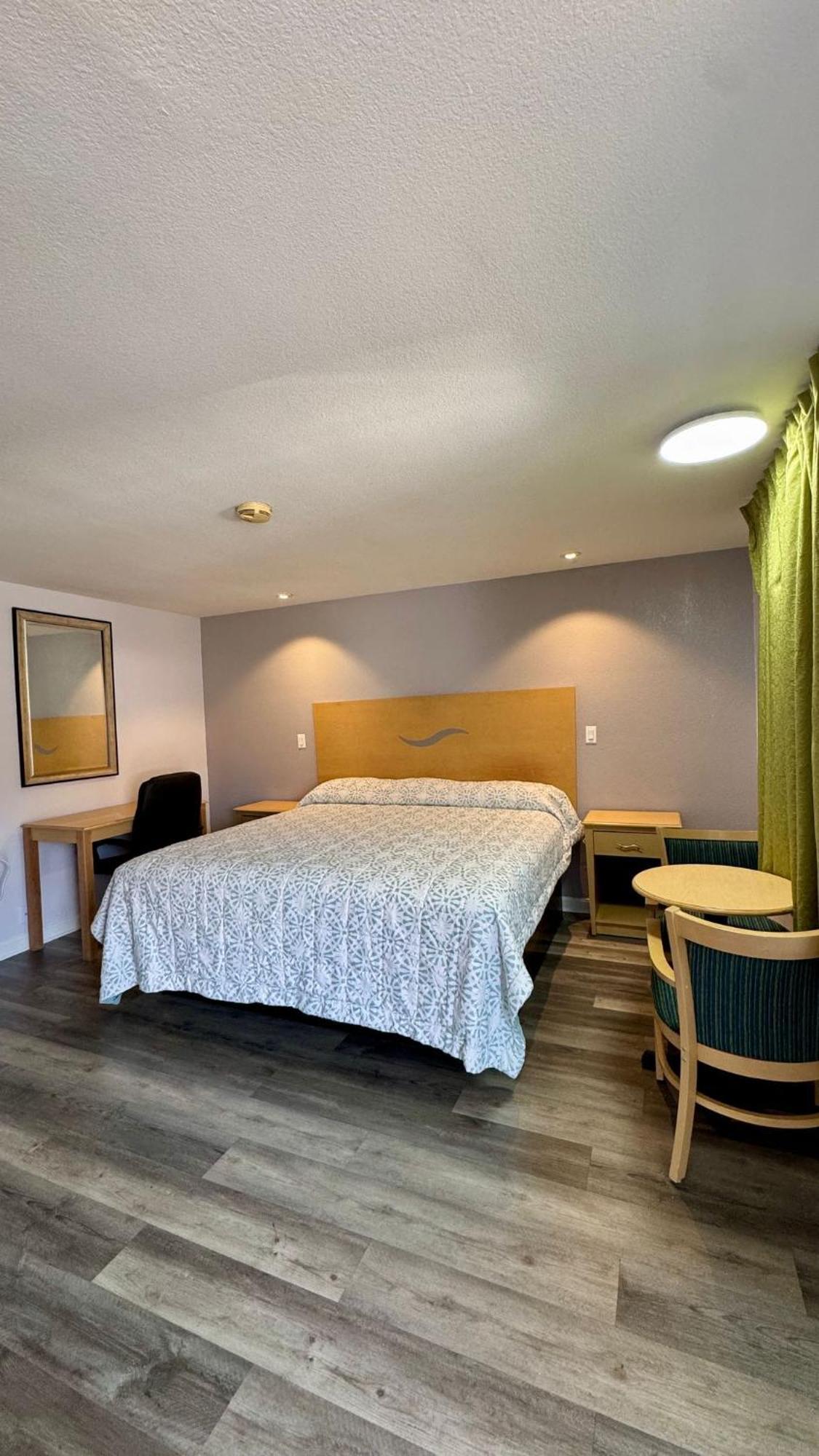Chisholm'S Motor Inn Saugus Luaran gambar