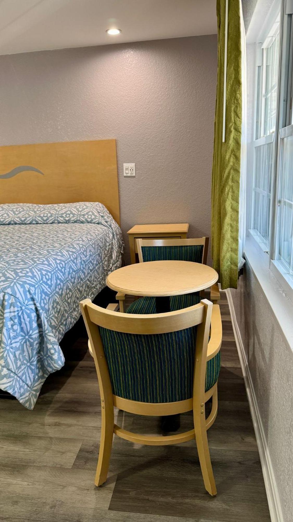 Chisholm'S Motor Inn Saugus Luaran gambar