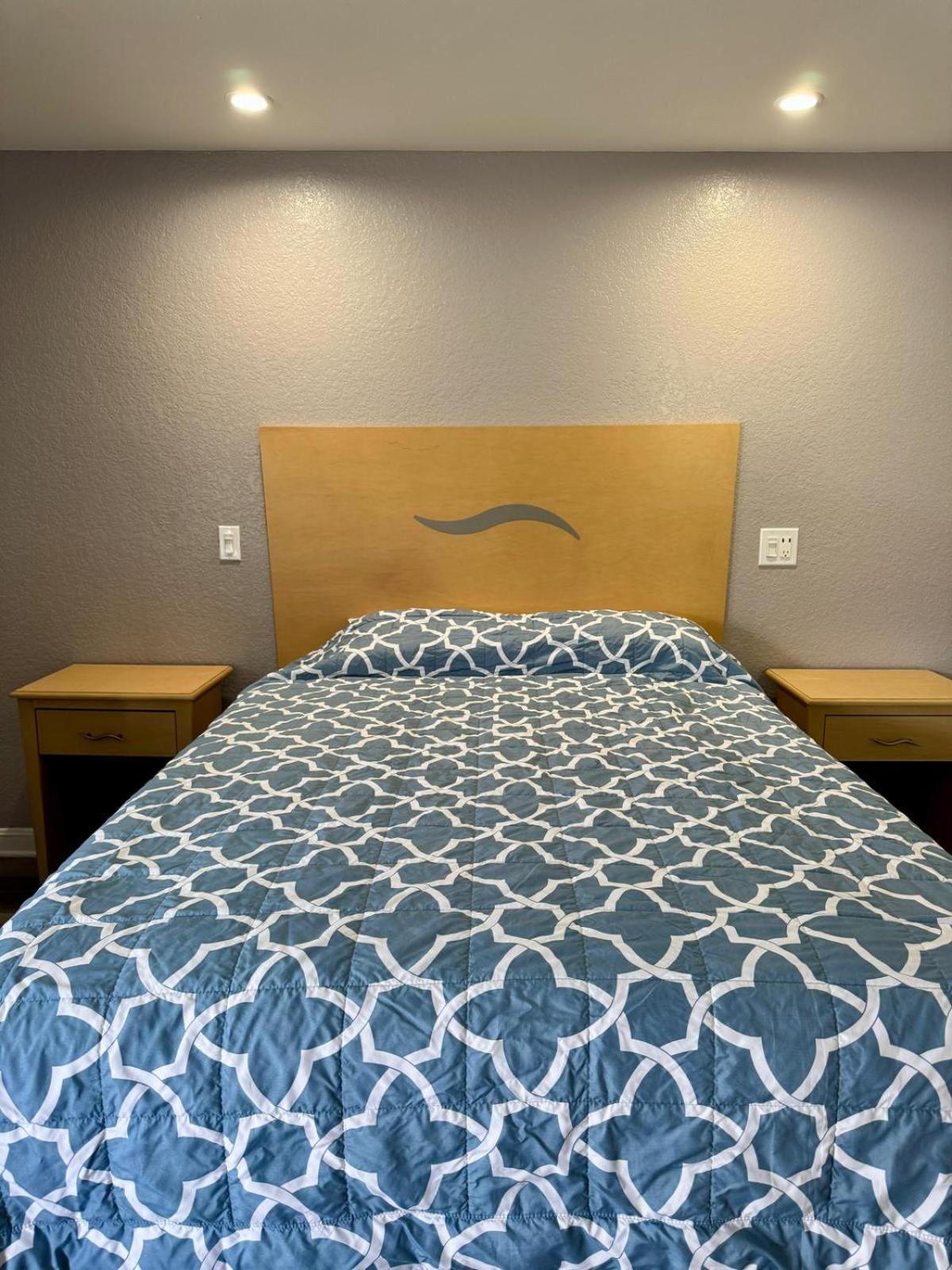 Chisholm'S Motor Inn Saugus Luaran gambar