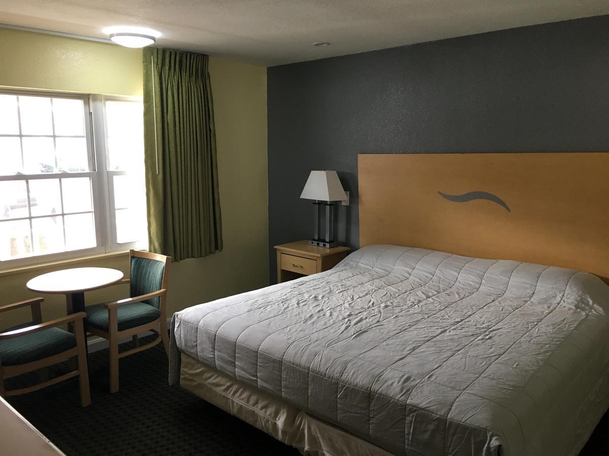Chisholm'S Motor Inn Saugus Luaran gambar