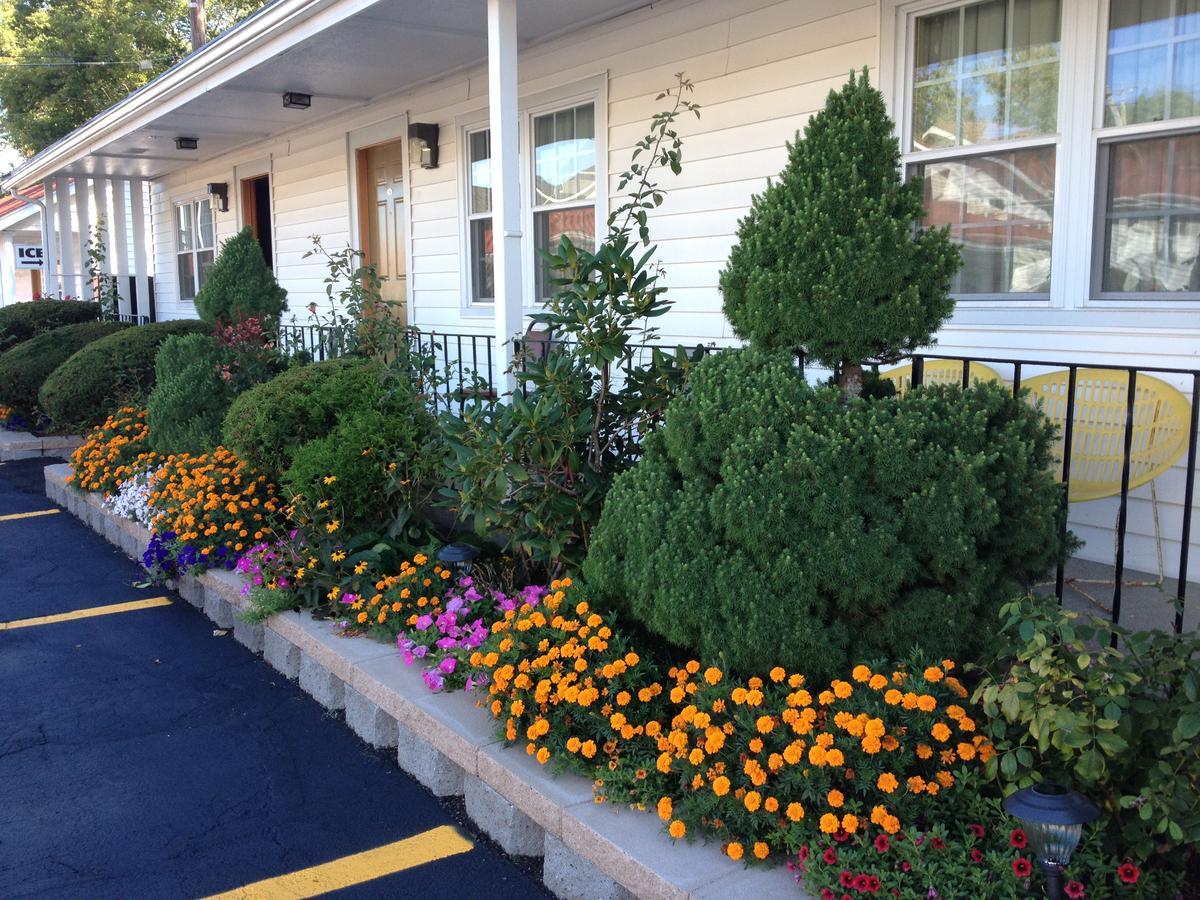Chisholm'S Motor Inn Saugus Luaran gambar