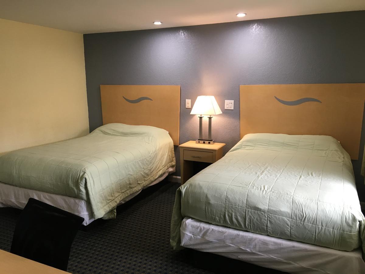 Chisholm'S Motor Inn Saugus Luaran gambar
