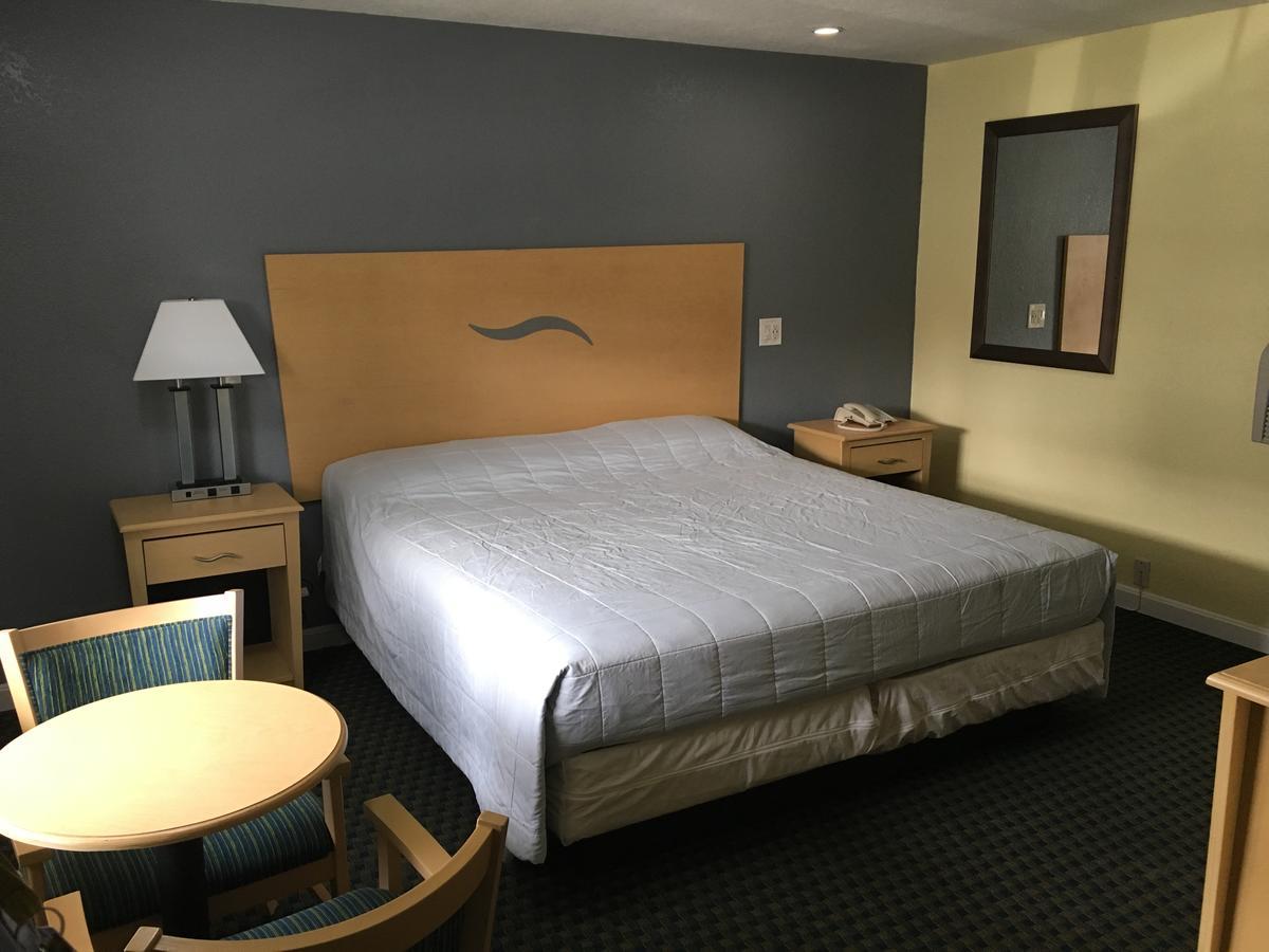 Chisholm'S Motor Inn Saugus Luaran gambar