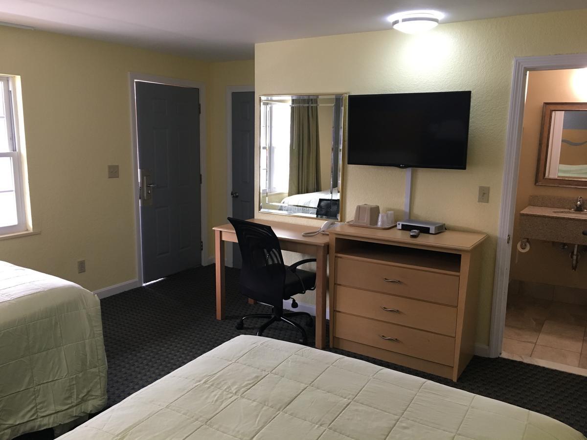 Chisholm'S Motor Inn Saugus Luaran gambar