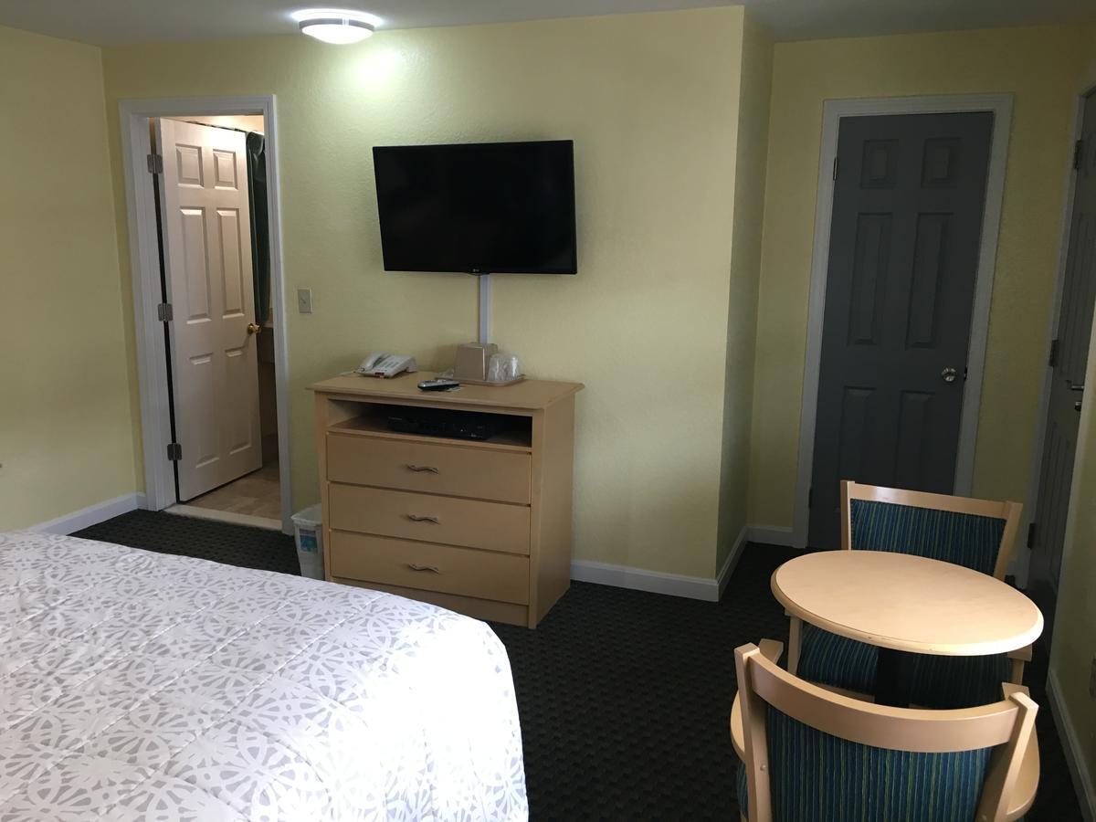 Chisholm'S Motor Inn Saugus Luaran gambar