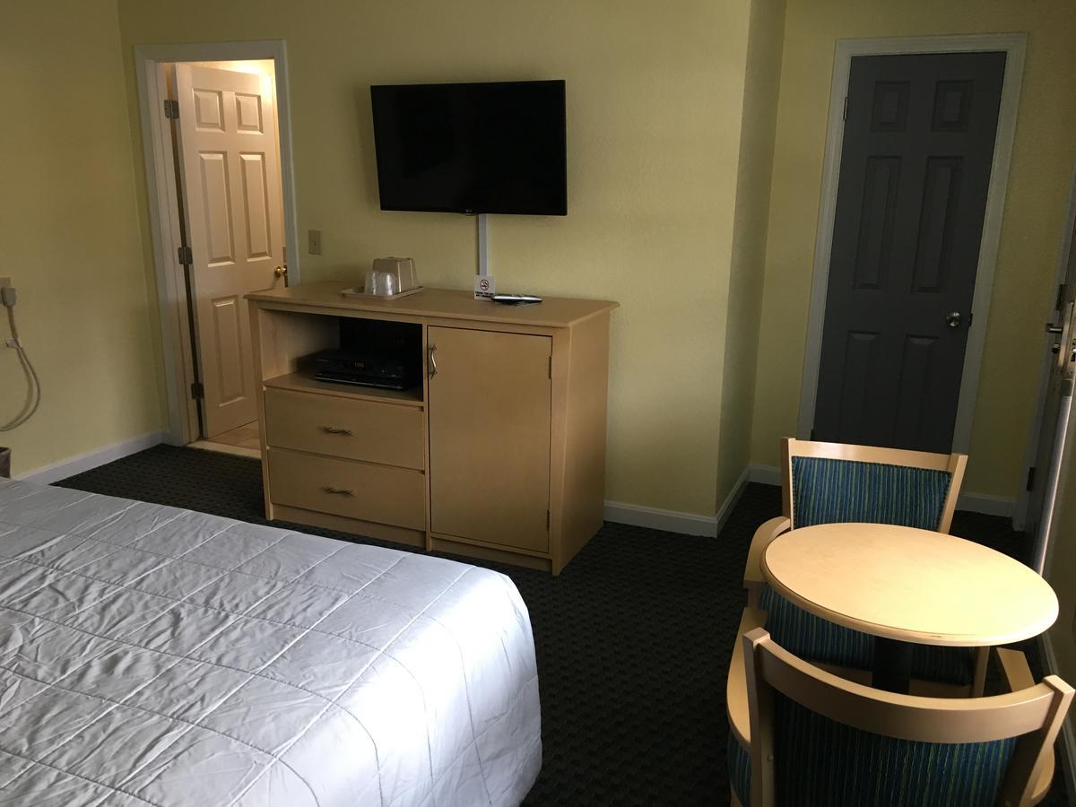 Chisholm'S Motor Inn Saugus Luaran gambar