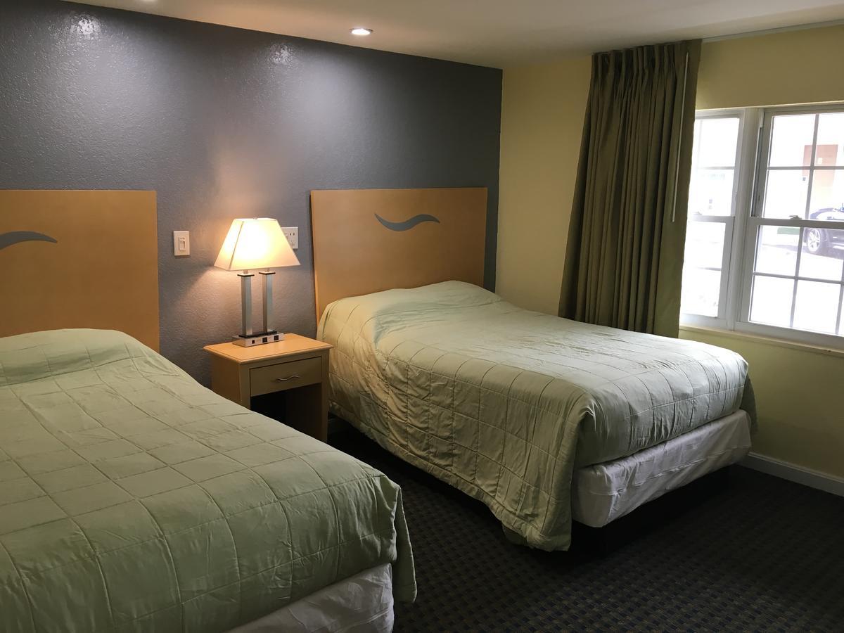 Chisholm'S Motor Inn Saugus Luaran gambar